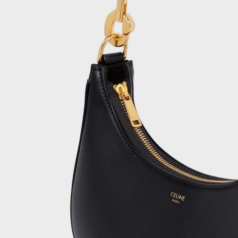 Black Celine MediumStrap Bag in smooth Calfskin Ava | CL-593097